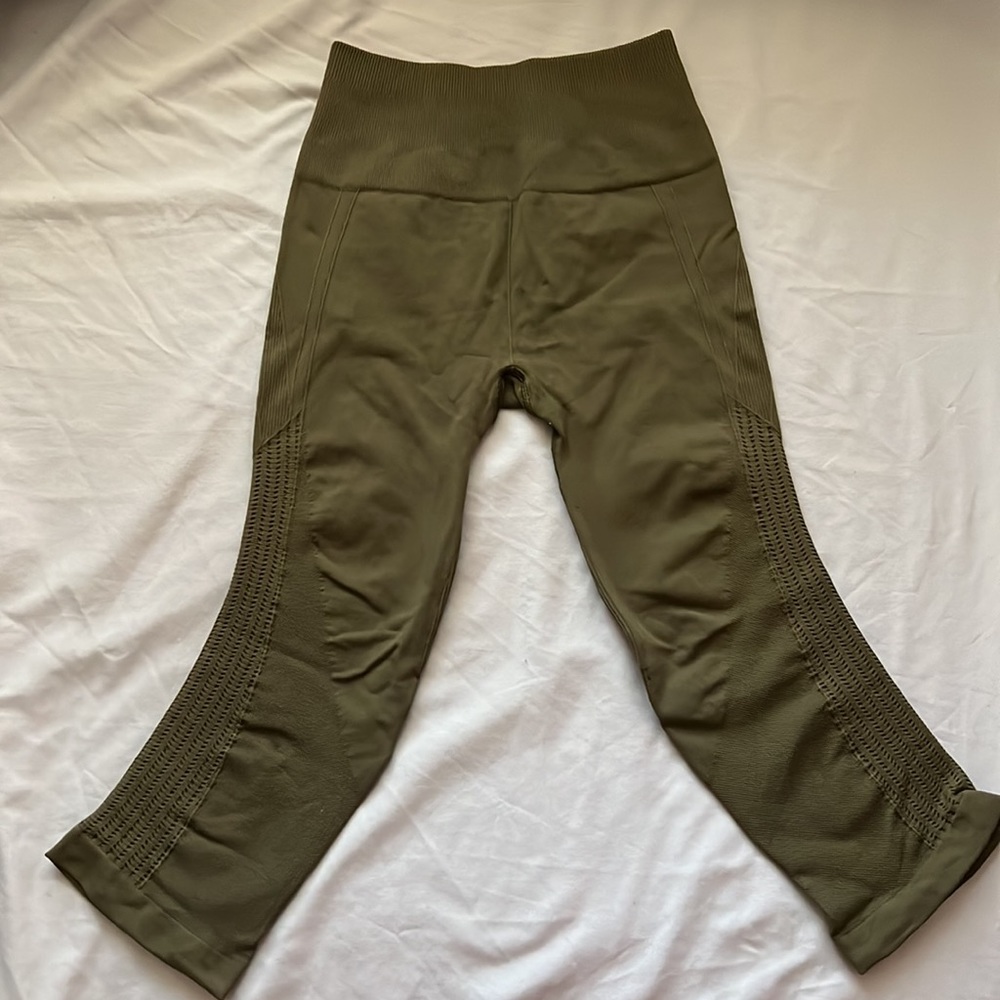 Lululemon Capris - image 3
